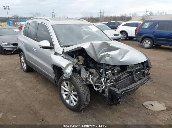 WVGSV7AX8HK031345 2017 VOLKSWAGEN TIGUAN - Image 1