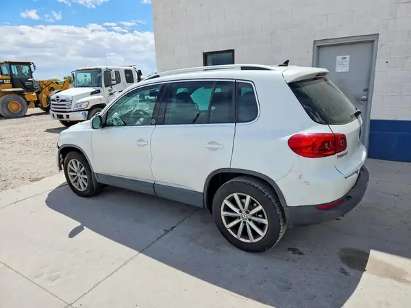 WVGSV7AX8HW500250 2017 VOLKSWAGEN TIGUAN - Image 2