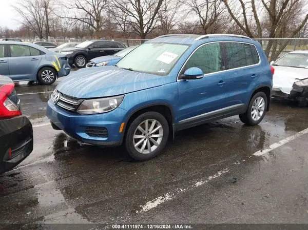 WVGSV7AX9HK007880 2017 VOLKSWAGEN TIGUAN - Image 2