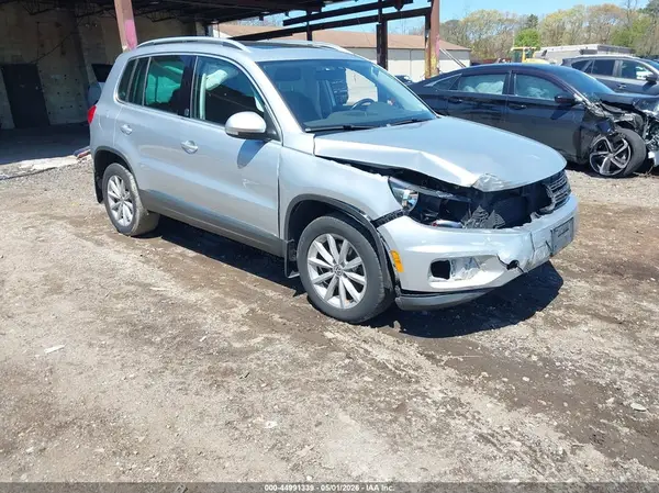 WVGSV7AX9HK007930 2017 VOLKSWAGEN TIGUAN - Image 1