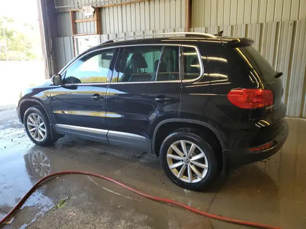 WVGSV7AX9HK008091 2017 VOLKSWAGEN TIGUAN - Image 2