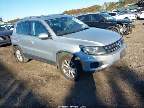 WVGSV7AX9HK020953 2017 VOLKSWAGEN TIGUAN - Image 1