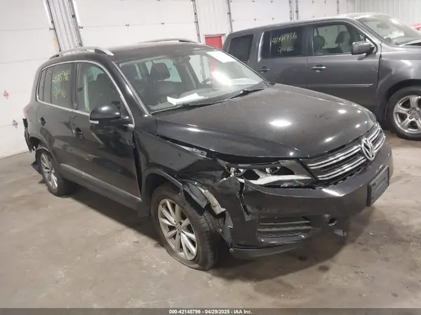 WVGSV7AX9HK028289 2017 VOLKSWAGEN TIGUAN - Image 1