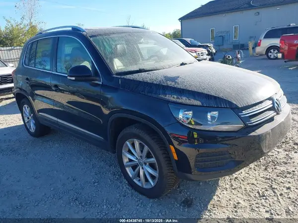 WVGSV7AX9HW500676 2017 VOLKSWAGEN TIGUAN - Image 1