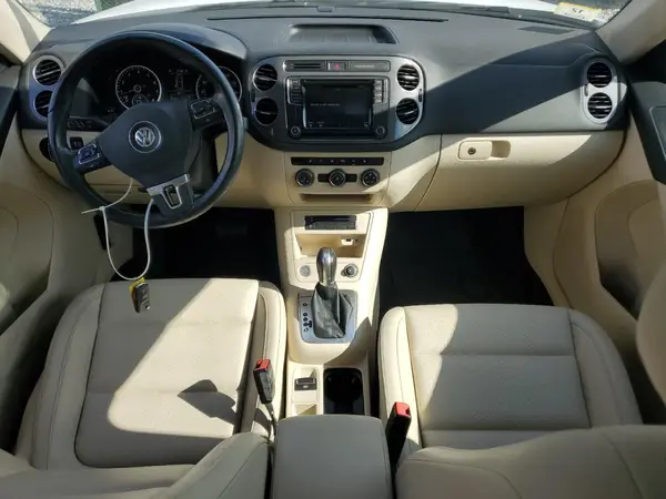 WVGSV7AXXHK001358 2017 VOLKSWAGEN TIGUAN - Image 8