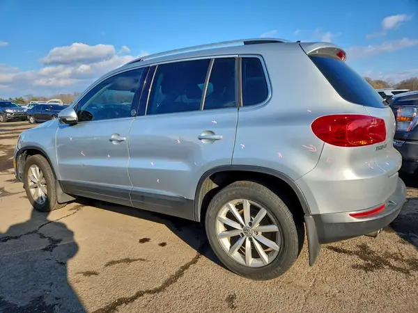 WVGSV7AXXHK002638 2017 VOLKSWAGEN TIGUAN - Image 2