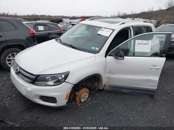 WVGSV7AXXHK003630 2017 VOLKSWAGEN TIGUAN - Image 2
