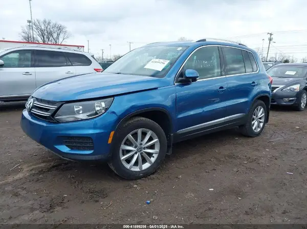 WVGSV7AXXHK015048 2017 VOLKSWAGEN TIGUAN - Image 2