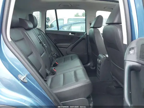 WVGSV7AXXHK015048 2017 VOLKSWAGEN TIGUAN - Image 8