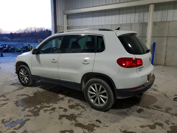 WVGSV7AXXHK021982 2017 VOLKSWAGEN TIGUAN - Image 2