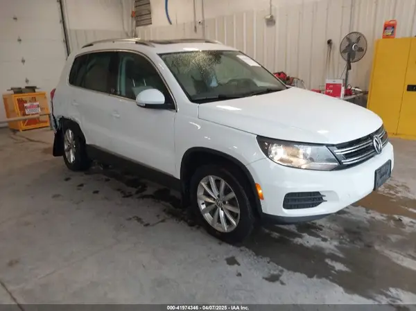 WVGSV7AXXHK026549 2017 VOLKSWAGEN TIGUAN - Image 1