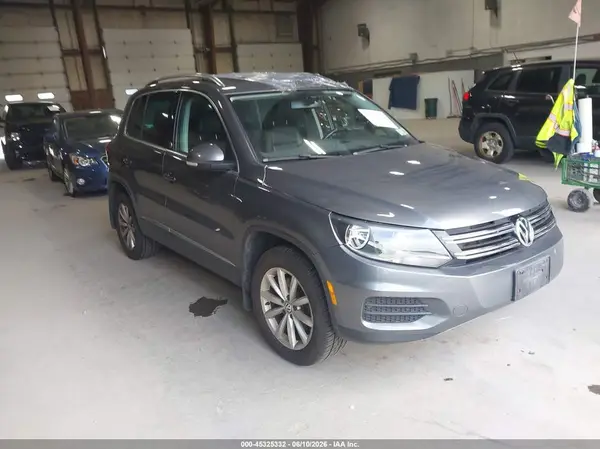 WVGSV7AXXHK030519 2017 VOLKSWAGEN TIGUAN - Image 1
