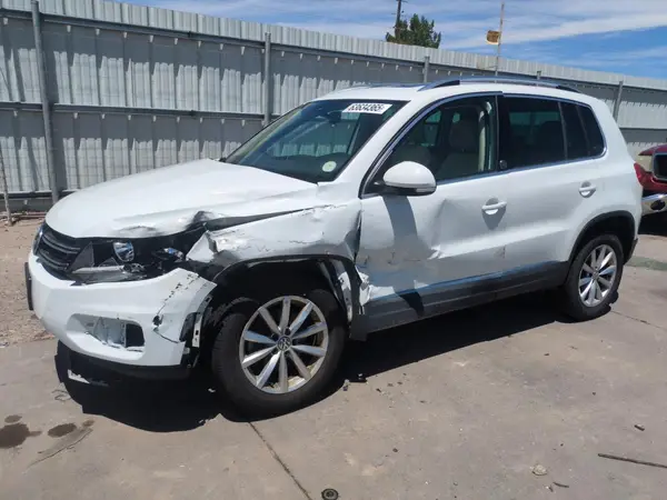 WVGSV7AXXHW500556 2017 VOLKSWAGEN TIGUAN - Image 1