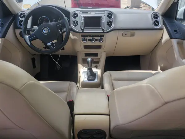 WVGSV7AXXHW500556 2017 VOLKSWAGEN TIGUAN - Image 8