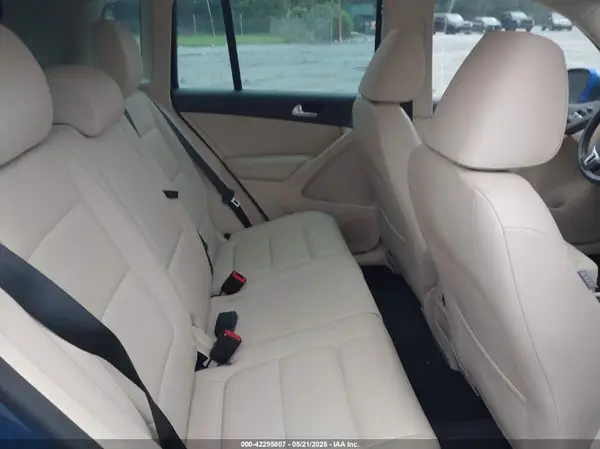 WVGSV7AXXHW512884 2017 VOLKSWAGEN TIGUAN - Image 8