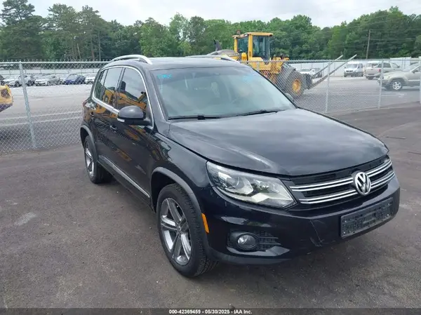 WVGTV7AX0HW509397 2017 VOLKSWAGEN TIGUAN - Image 1