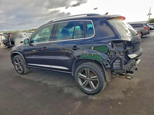 WVGTV7AX2HK010950 2017 VOLKSWAGEN TIGUAN - Image 2