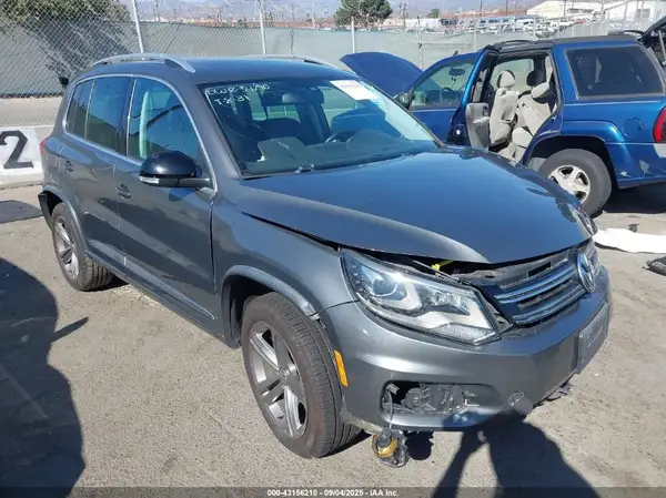 WVGTV7AX2HK029255 2017 VOLKSWAGEN TIGUAN - Image 1