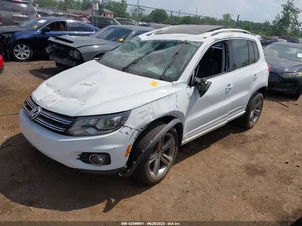 WVGTV7AX2HW511863 2017 VOLKSWAGEN TIGUAN - Image 2