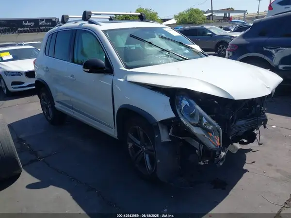 WVGTV7AX4HW512156 2017 VOLKSWAGEN TIGUAN - Image 1