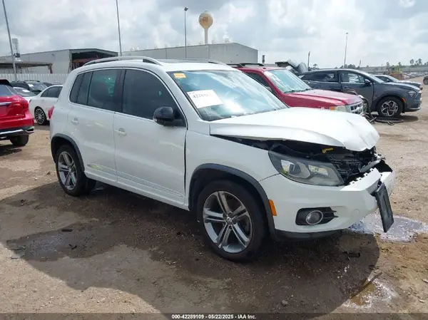 WVGTV7AX7HW511213 2017 VOLKSWAGEN TIGUAN - Image 1