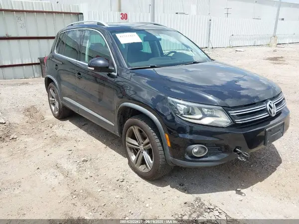 WVGTV7AX8HK006885 2017 VOLKSWAGEN TIGUAN - Image 1