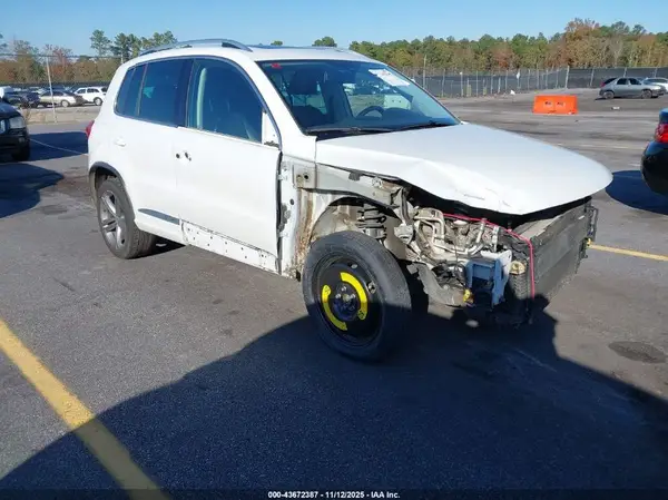WVGTV7AX9HK022416 2017 VOLKSWAGEN TIGUAN - Image 1