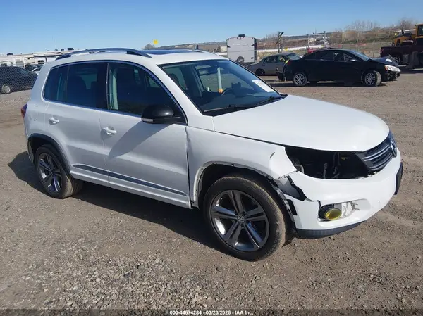 WVGUV7AX2HK028417 2017 VOLKSWAGEN TIGUAN - Image 1