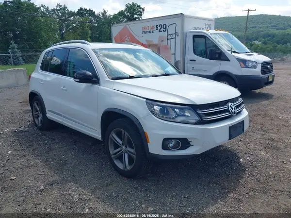 WVGUV7AX2HK029485 2017 VOLKSWAGEN TIGUAN - Image 1