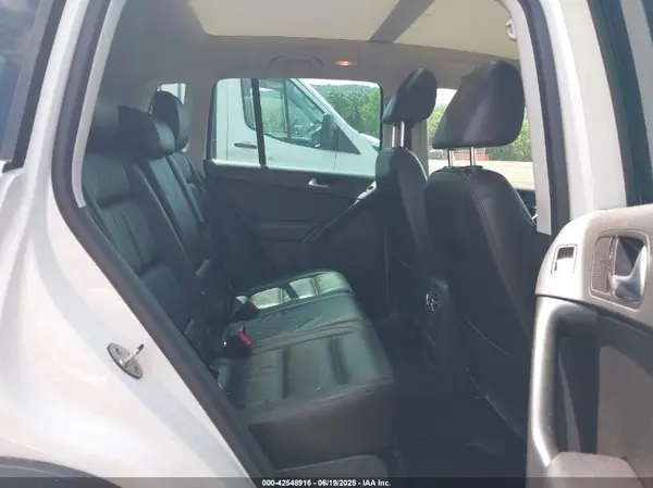 WVGUV7AX2HK029485 2017 VOLKSWAGEN TIGUAN - Image 8