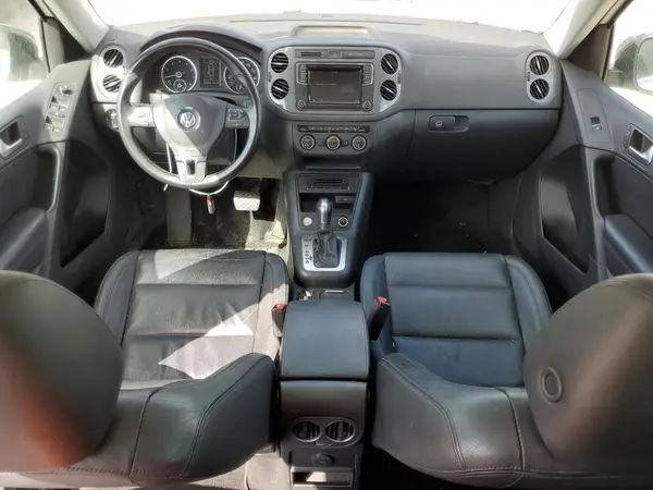 WVGUV7AX4HK024725 2017 VOLKSWAGEN TIGUAN - Image 8