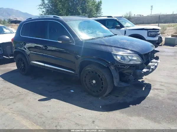 WVGUV7AX4HW503932 2017 VOLKSWAGEN TIGUAN - Image 1