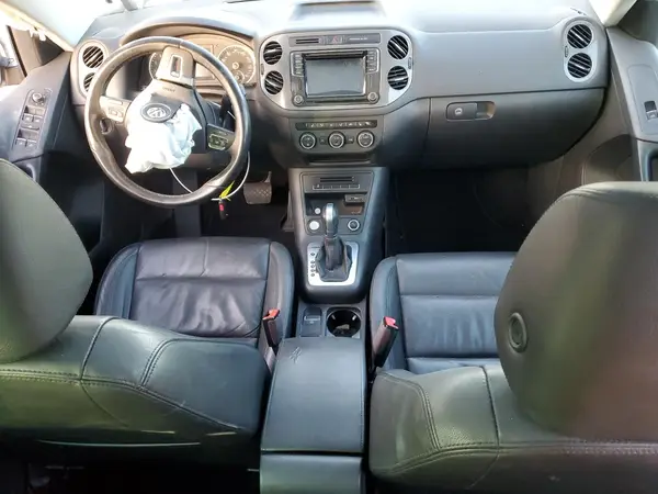 WVGUV7AX6HK019560 2017 VOLKSWAGEN TIGUAN - Image 8