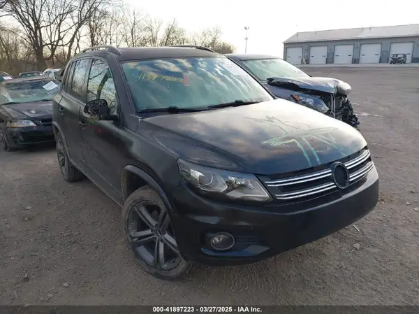 WVGUV7AX7HK020247 2017 VOLKSWAGEN TIGUAN - Image 1