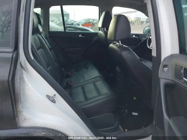WVGUV7AX7HK020247 2017 VOLKSWAGEN TIGUAN - Image 8