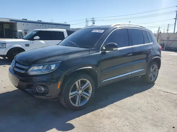 WVGUV7AX8HK010858 2017 VOLKSWAGEN TIGUAN - Image 1