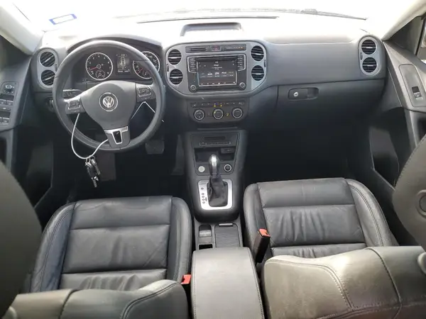 WVGUV7AX9HK021352 2017 VOLKSWAGEN TIGUAN - Image 8