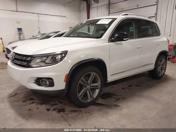 WVGUV7AXXHK019674 2017 VOLKSWAGEN TIGUAN - Image 2