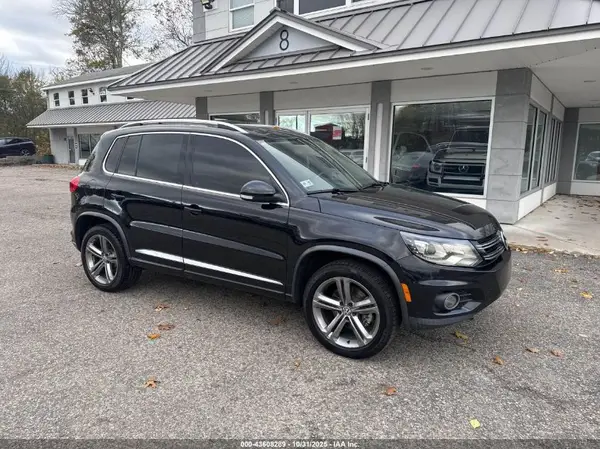 WVGUV7AXXHK030318 2017 VOLKSWAGEN TIGUAN - Image 1