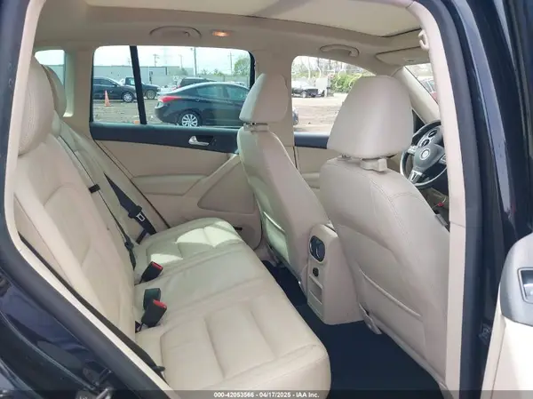 WVGVV7AX2HK024114 2017 VOLKSWAGEN TIGUAN - Image 8