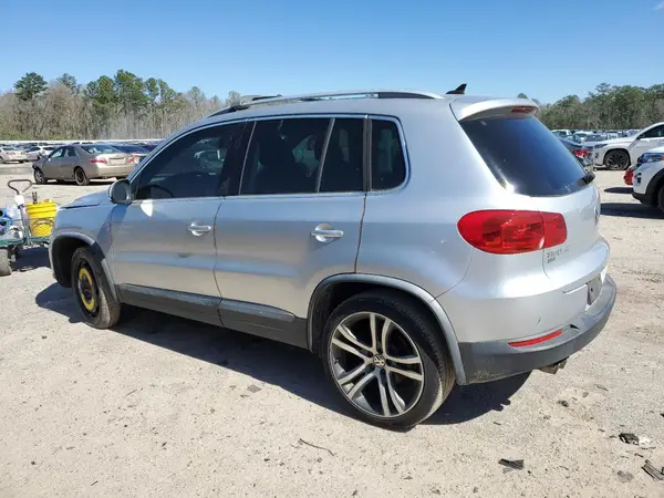 WVGVV7AX8HW508183 2017 VOLKSWAGEN TIGUAN - Image 2
