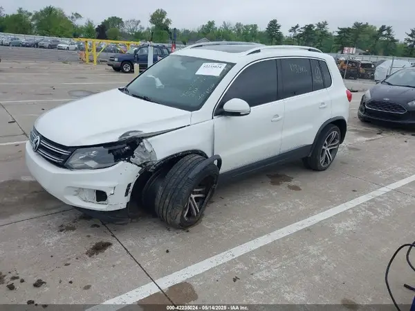 WVGWV7AX0HW501071 2017 VOLKSWAGEN TIGUAN - Image 2