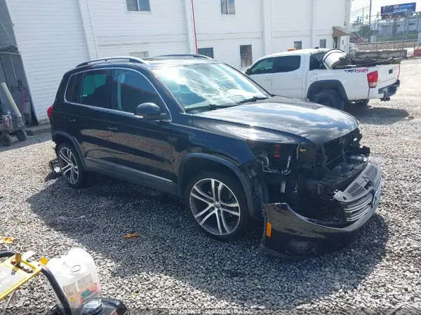 WVGWV7AX6HK019678 2017 VOLKSWAGEN TIGUAN - Image 1