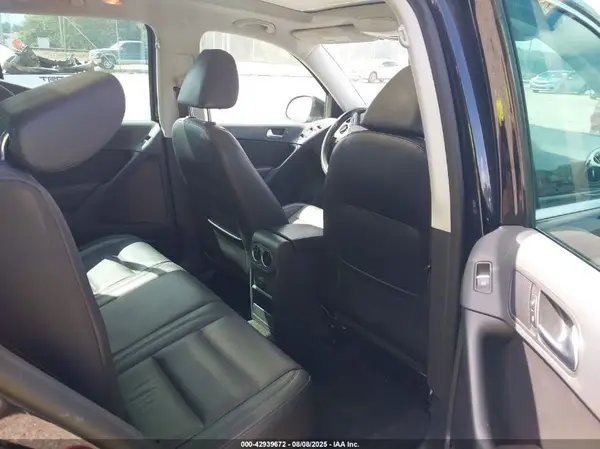 WVGWV7AX6HK019678 2017 VOLKSWAGEN TIGUAN - Image 8