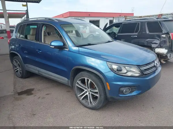 WVGWV7AX7HK013579 2017 VOLKSWAGEN TIGUAN - Image 1