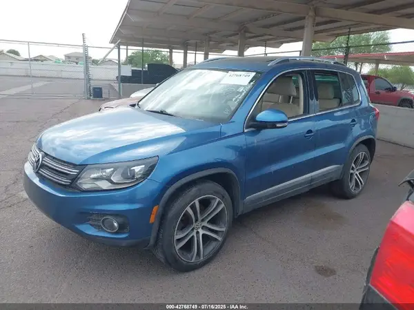 WVGWV7AX7HK013579 2017 VOLKSWAGEN TIGUAN - Image 2