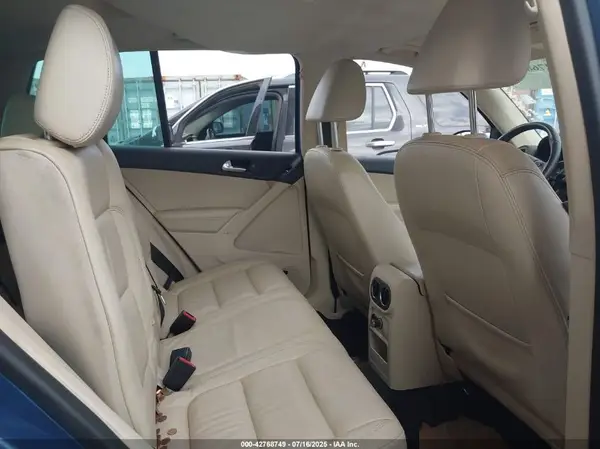 WVGWV7AX7HK013579 2017 VOLKSWAGEN TIGUAN - Image 8