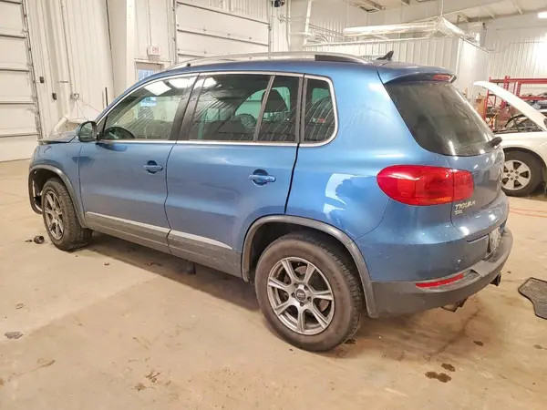 WVGWV7AX8HK011744 2017 VOLKSWAGEN TIGUAN - Image 2