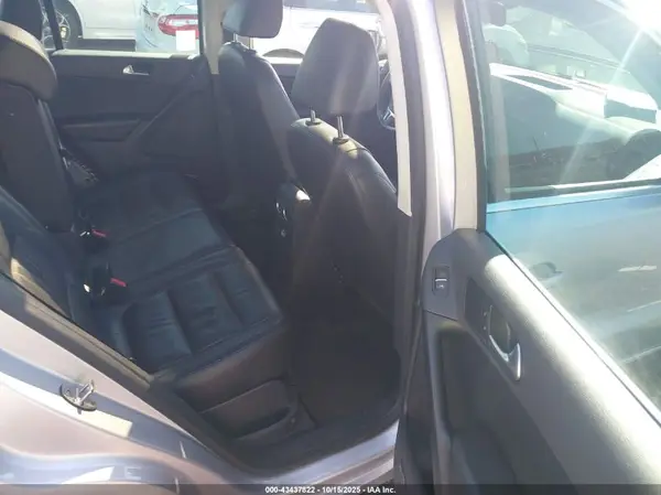 WVGWV7AX8HK016409 2017 VOLKSWAGEN TIGUAN - Image 8