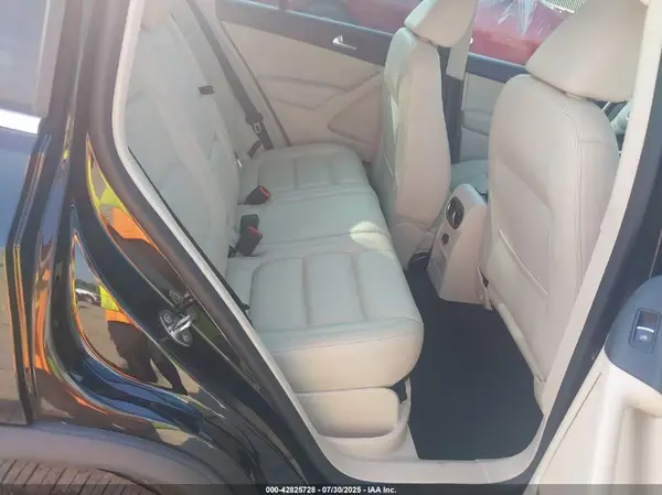 WVGWV7AX8HW501853 2017 VOLKSWAGEN TIGUAN - Image 8